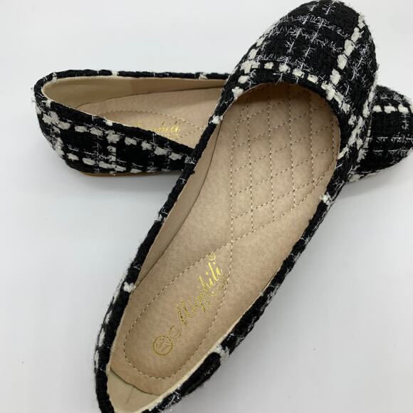 Black Tweed Flat Size 6.5 US Slip On Closed Toe - Picture 3 of 8